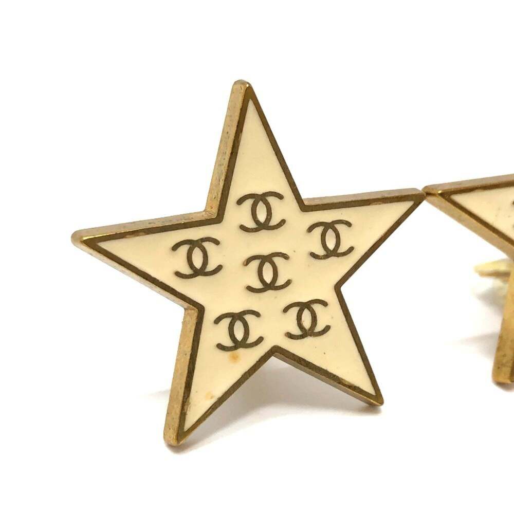 CHANEL Authentic Vintage Black Logo Earrings - Picture 4 of 10